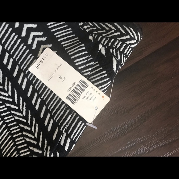 Lovely black&white skirt - Picture 3 of 3